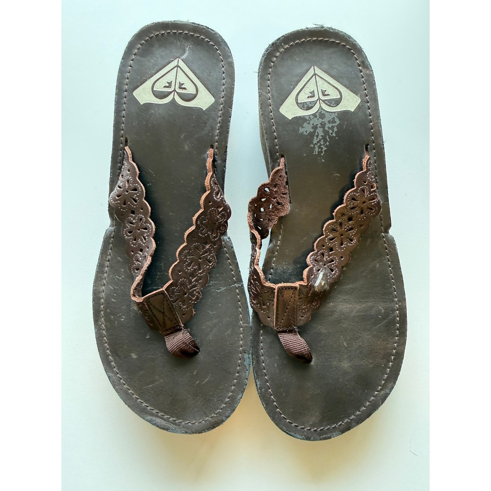 Roxy Womens Brown Platform Wedge Flip Flops Floral Eyelet Straps Y2K Boho Sandal